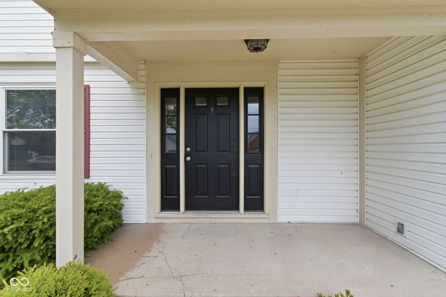 30 Lake Drive N, Brownsburg, IN 46112