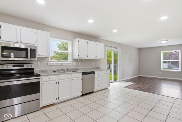 30 Lake Drive N, Brownsburg, IN 46112