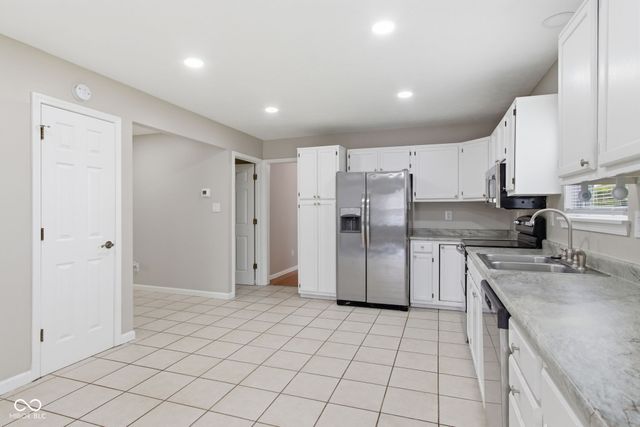 30 Lake Drive N, Brownsburg, IN 46112