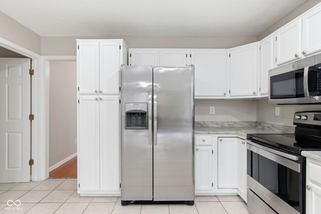 30 Lake Drive N, Brownsburg, IN 46112