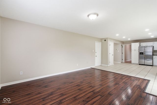 30 Lake Drive N, Brownsburg, IN 46112