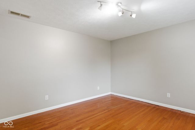 30 Lake Drive N, Brownsburg, IN 46112