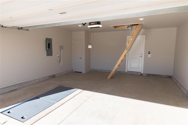 3725 Lynne Avenue, Edmond, OK 73012