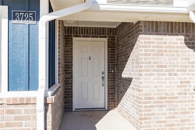 3725 Lynne Avenue, Edmond, OK 73012