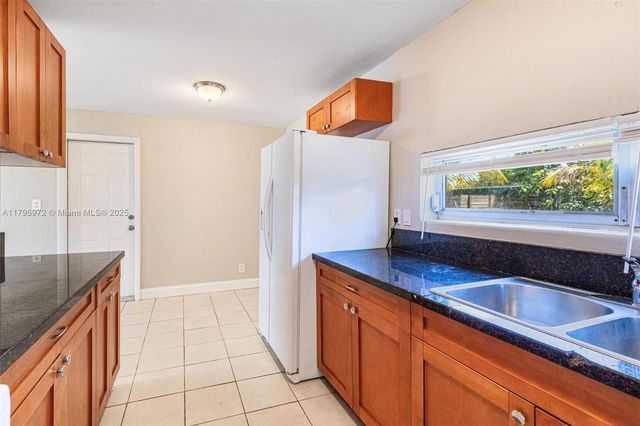 2811 N 66th Ave, Hollywood, FL 33024
