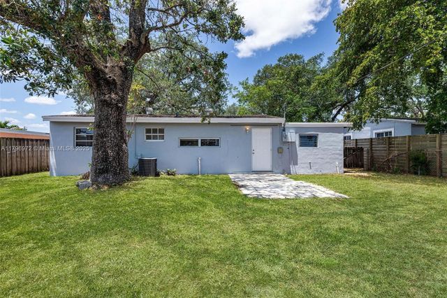 2811 N 66th Ave, Hollywood, FL 33024