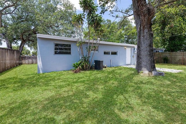 2811 N 66th Ave, Hollywood, FL 33024