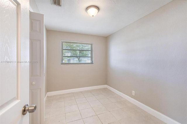 2811 N 66th Ave, Hollywood, FL 33024