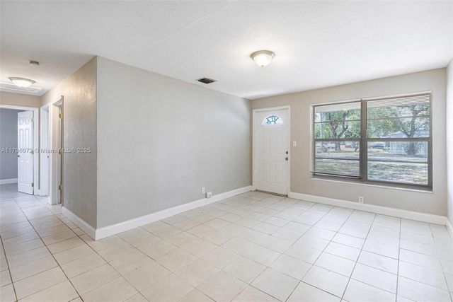 2811 N 66th Ave, Hollywood, FL 33024