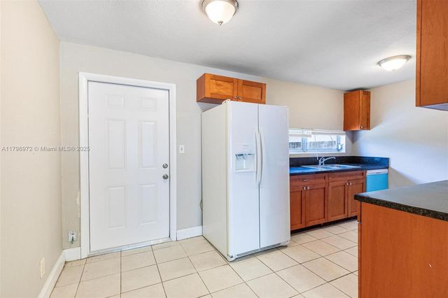 2811 N 66th Ave, Hollywood, FL 33024