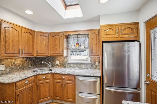 41 Taggart Way, Saddle Brook Twp., NJ 07663