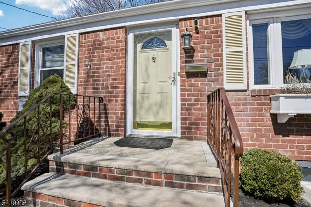41 Taggart Way, Saddle Brook Twp., NJ 07663