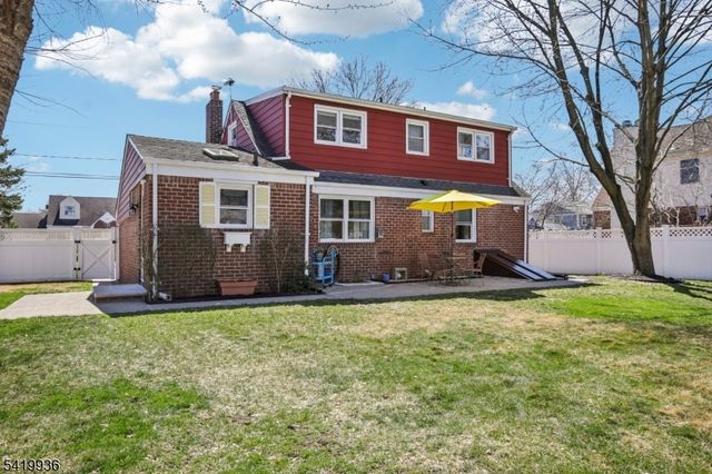 41 Taggart Way, Saddle Brook Twp., NJ 07663