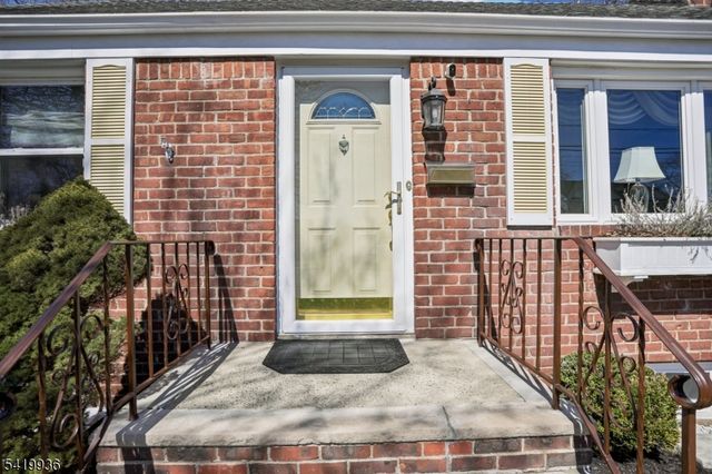 41 Taggart Way, Saddle Brook Twp., NJ 07663