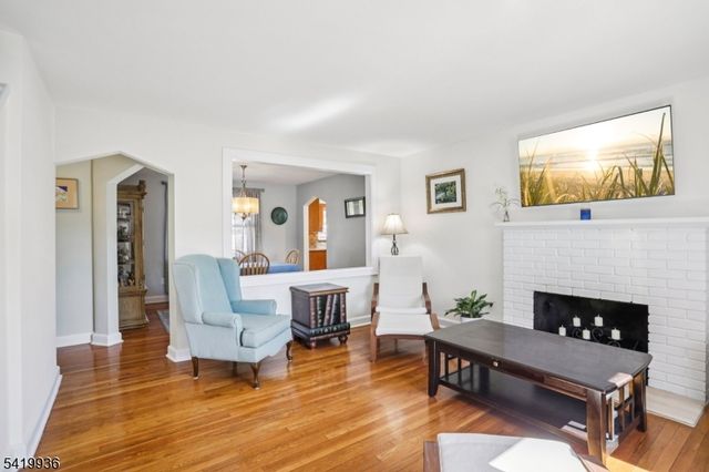 41 Taggart Way, Saddle Brook Twp., NJ 07663