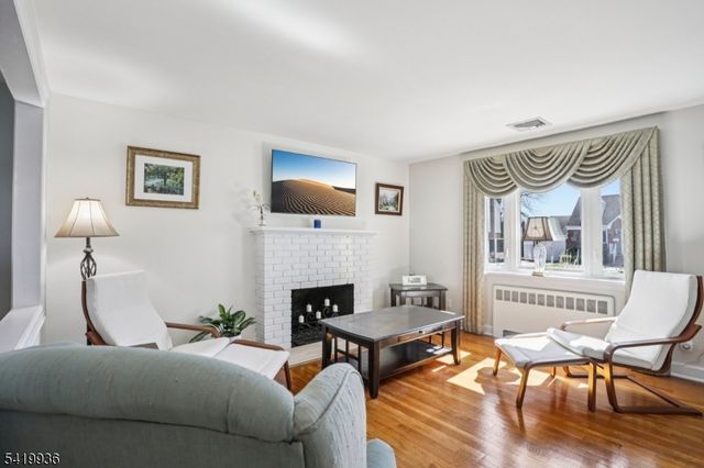 41 Taggart Way, Saddle Brook Twp., NJ 07663