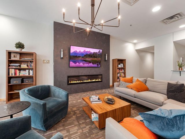 740 Portland Avenue 1517, Minneapolis, MN 55415