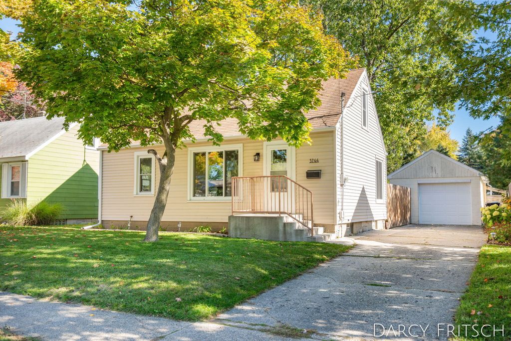 3744 Colby Avenue Sw, City Of Wyoming, MI 49509
