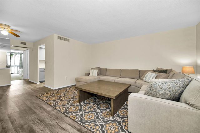 1001 PEARCE DRIVE 205, Clearwater, FL 33764