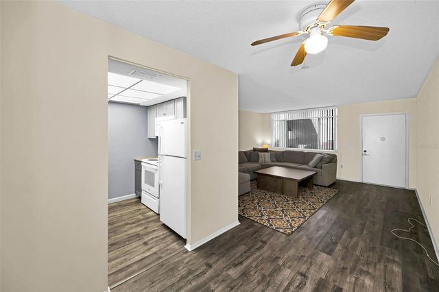 1001 PEARCE DRIVE 205, Clearwater, FL 33764