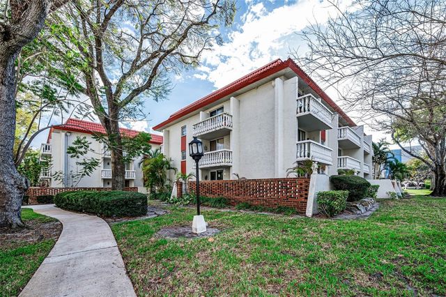 1001 PEARCE DRIVE 205, Clearwater, FL 33764