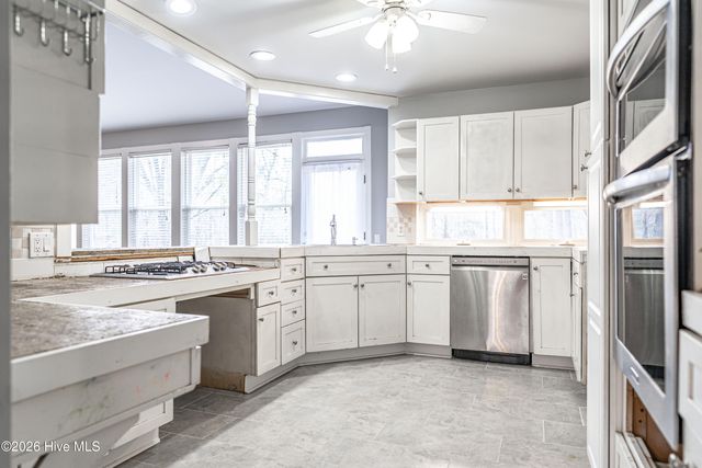 147 Shady Wood Court, West End, NC 27376