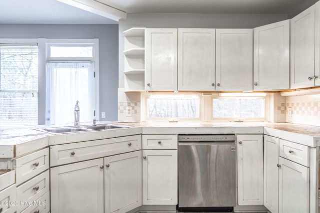 147 Shady Wood Court, West End, NC 27376