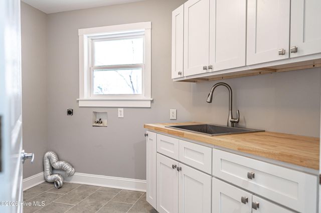 147 Shady Wood Court, West End, NC 27376