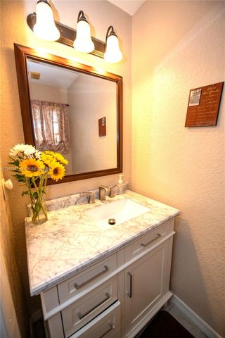 5945 SW 99th Ter, Cooper City, FL 33328