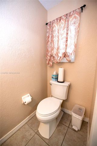 5945 SW 99th Ter, Cooper City, FL 33328