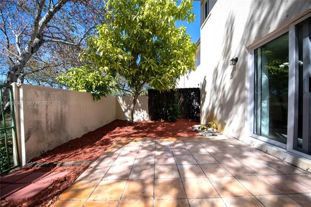 5945 SW 99th Ter, Cooper City, FL 33328