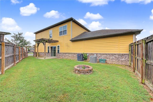 761 N Wordsworth Lane, Fayetteville, AR 72704