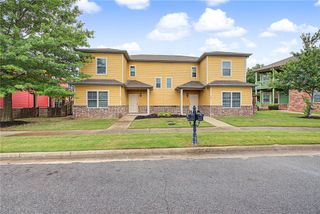 761 N Wordsworth Lane, Fayetteville, AR 72704