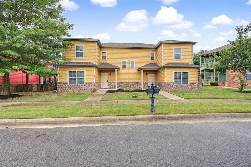 761 N Wordsworth Lane, Fayetteville, AR 72704