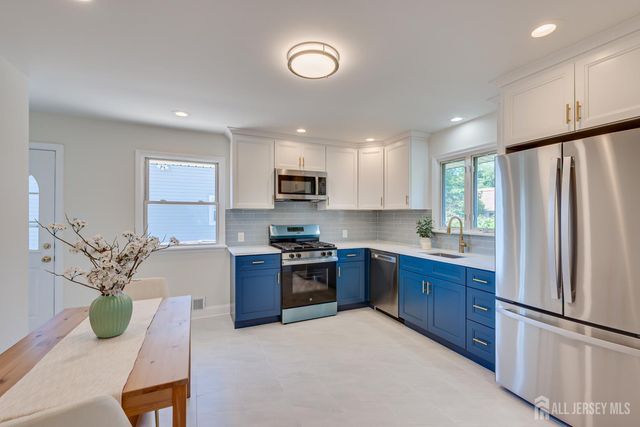 40 Aylin Street, Metuchen, NJ 08840