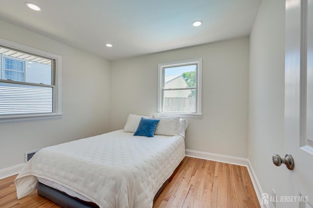 40 Aylin Street, Metuchen, NJ 08840