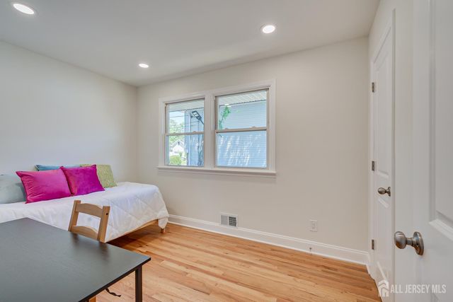 40 Aylin Street, Metuchen, NJ 08840