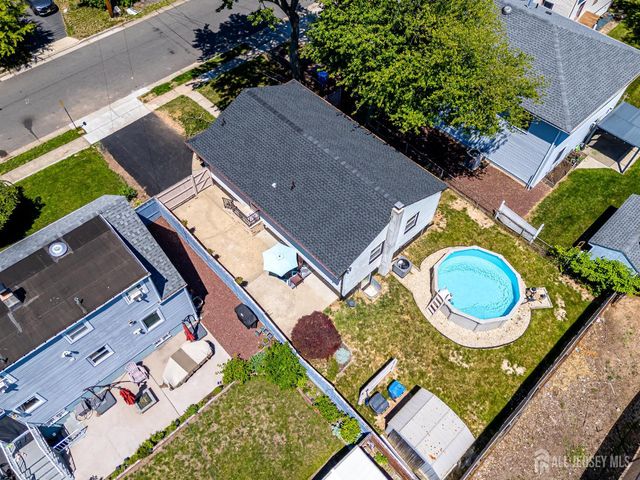 40 Aylin Street, Metuchen, NJ 08840