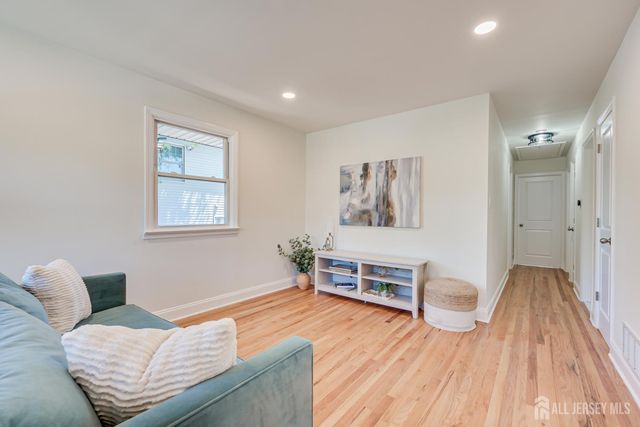 40 Aylin Street, Metuchen, NJ 08840