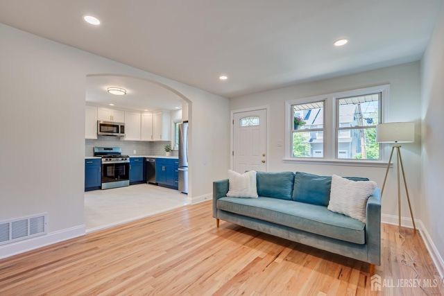 40 Aylin Street, Metuchen, NJ 08840