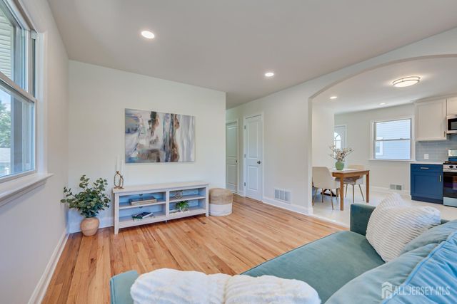40 Aylin Street, Metuchen, NJ 08840