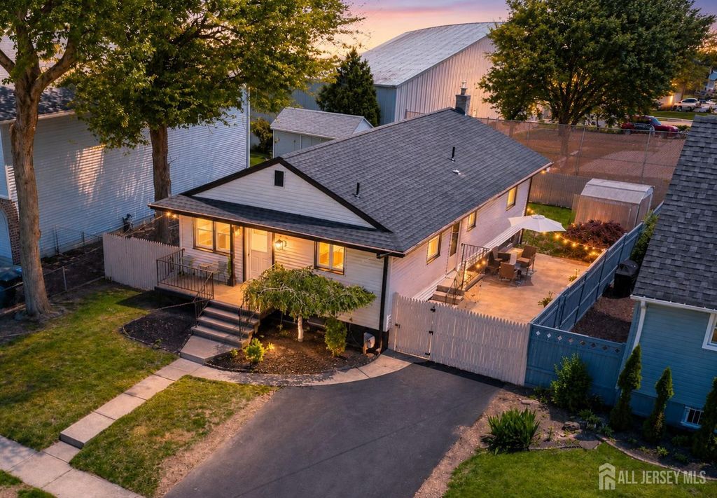 40 Aylin Street, Metuchen, NJ 08840