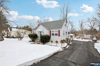 86 Kakeout Road, Butler Borough, NJ 07405