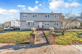 136 High Top Circle, Hamden, CT 06514