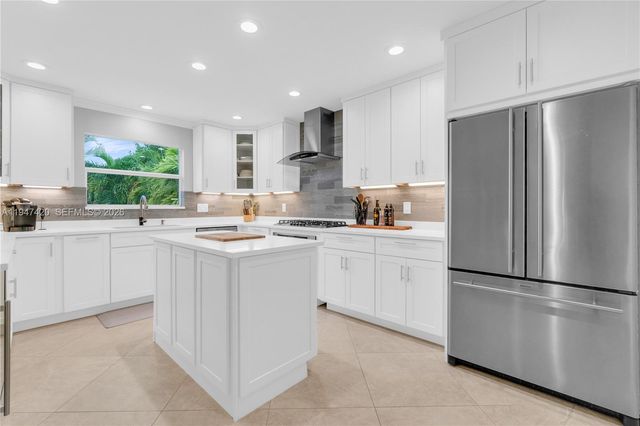 1405 SW 4th Ter, Pompano Beach, FL 33060