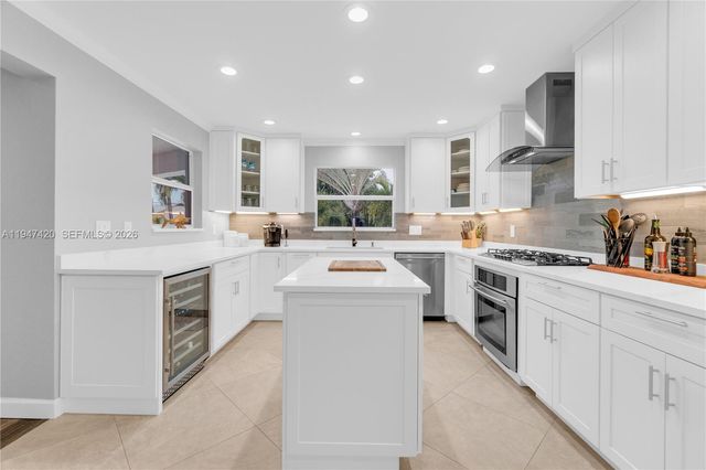 1405 SW 4th Ter, Pompano Beach, FL 33060