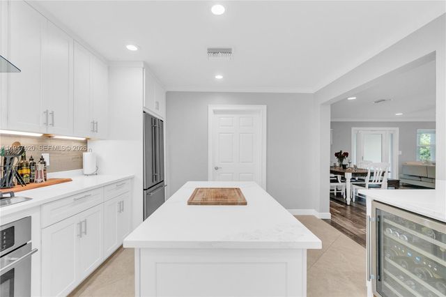 1405 SW 4th Ter, Pompano Beach, FL 33060