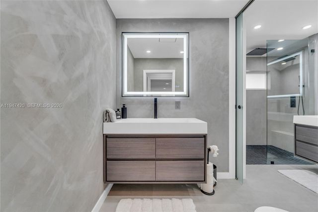 1405 SW 4th Ter, Pompano Beach, FL 33060