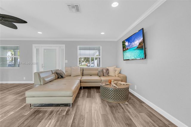 1405 SW 4th Ter, Pompano Beach, FL 33060