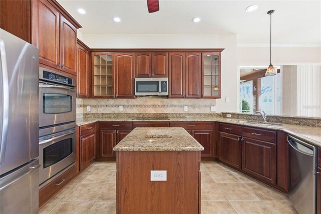 915 VISTA VERDE LANE, Sun City Center, FL 33573